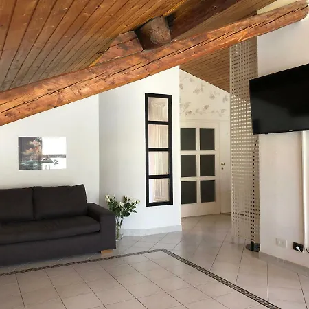 La Mansarda Di Albate Holiday home Como